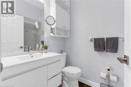 145 Silverbirch Boulevard, Hamilton, ON - Indoor Photo Showing Bathroom