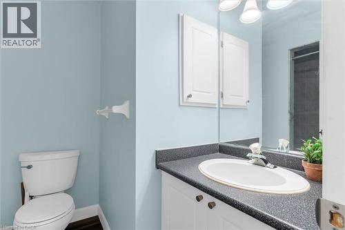 145 Silverbirch Boulevard, Hamilton, ON - Indoor Photo Showing Bathroom