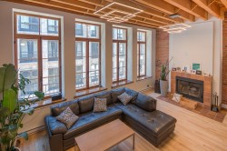 32-50 Rue St-Paul O. Montréal (Ville-Marie), QC H2Y 1Y8