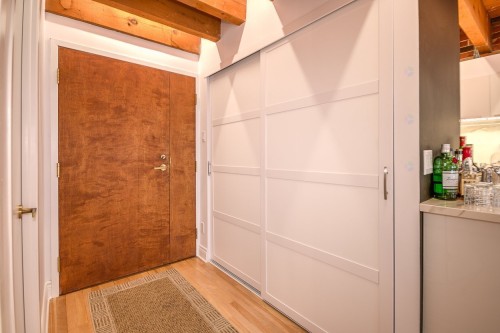 Mud Room - 32-50 Rue St-Paul O., Montréal (Ville-Marie), QC - Indoor Photo Showing Other Room