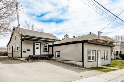 396  - 400 Rue de l'Assomption Sherbrooke (Fleurimont), QC J1E 2L7