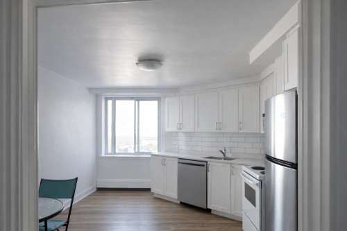 Cuisine - 503-3635 Av. Ridgewood, Montréal (Côte-Des-Neiges/Notre-Dame-De-Grâce), QC - Indoor Photo Showing Kitchen With Double Sink