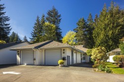 21-5156 Cordova Bay Rd Saanich, BC V8Y 2X6