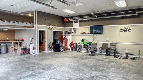 3013 Mount Royal Drive, Cranbrook, BC - Indoor Photo Showing Garage