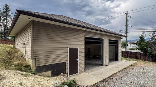 3013 Mount Royal Drive, Cranbrook, BC - Outdoor With Exterior