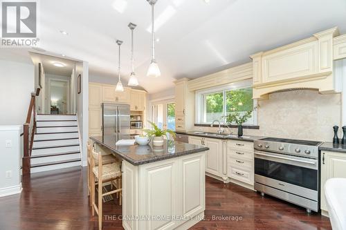 207 Penn Drive, Burlington, ON - Indoor Photo Showing Kitchen With Upgraded Kitchen