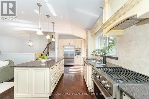 207 Penn Drive, Burlington, ON - Indoor Photo Showing Kitchen With Upgraded Kitchen