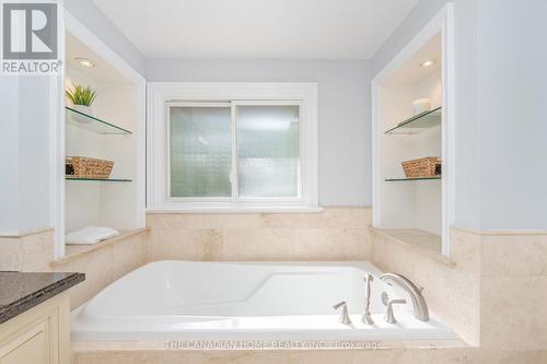 207 Penn Drive, Burlington, ON - Indoor Photo Showing Bathroom