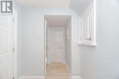 207 Penn Drive, Burlington, ON - Indoor Photo Showing Other Room