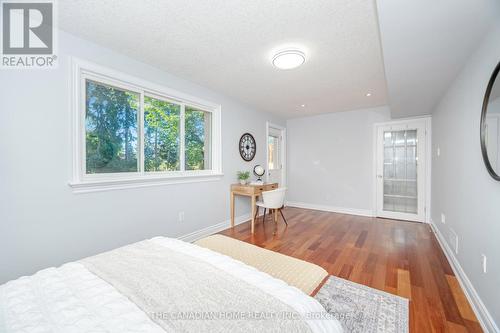 207 Penn Drive, Burlington, ON - Indoor Photo Showing Bedroom
