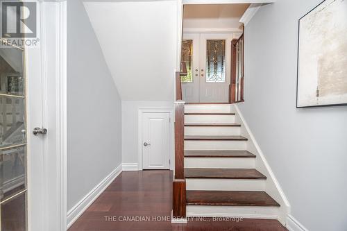 207 Penn Drive, Burlington, ON - Indoor Photo Showing Other Room