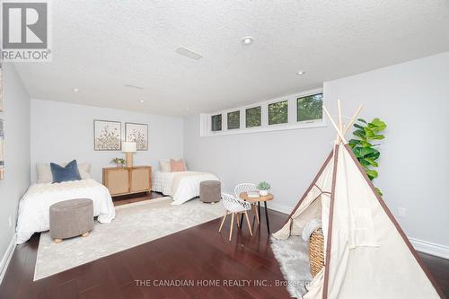 207 Penn Drive, Burlington, ON - Indoor