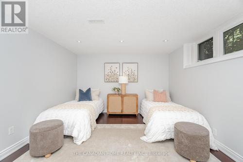 207 Penn Drive, Burlington, ON - Indoor Photo Showing Bedroom