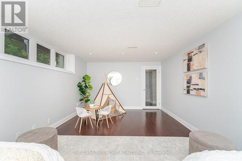 207 Penn Drive, Burlington, ON - Indoor