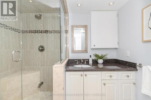 207 Penn Drive, Burlington, ON - Indoor Photo Showing Bathroom