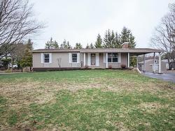 2810 Pinecrest Drive Coldbrook, NS B4R 1B5