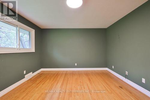 35 Hollyrood Heights Drive, Mississauga, ON - Indoor Photo Showing Other Room