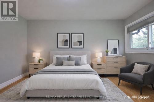 35 Hollyrood Heights Drive, Mississauga, ON - Indoor Photo Showing Bedroom