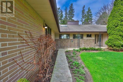 35 Hollyrood Heights Drive, Mississauga, ON - Outdoor