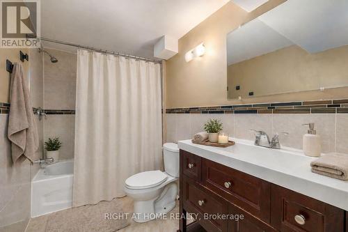 322 Jasper Avenue, Oshawa (Lakeview), ON - Indoor Photo Showing Bathroom