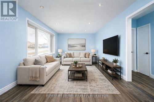 322 Jasper Avenue, Oshawa (Lakeview), ON - Indoor Photo Showing Living Room