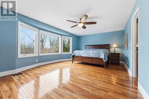 19 Hackett Street, Ottawa, ON - Indoor Photo Showing Bedroom