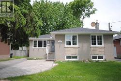 174 PATRICIA AVENUE Toronto, ON M2M 1J5