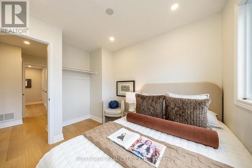 4094 Teakwood Drive, Mississauga, ON - Indoor Photo Showing Bedroom