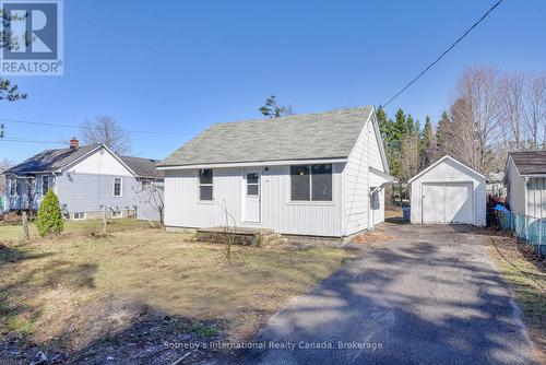 530 PINEDALE ROAD  Gravenhurst (Muskoka (S)), ON P1P 1M1