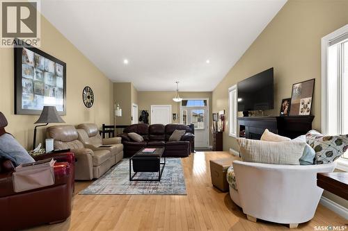 4505 Hames Crescent, Regina, SK - Indoor Photo Showing Living Room