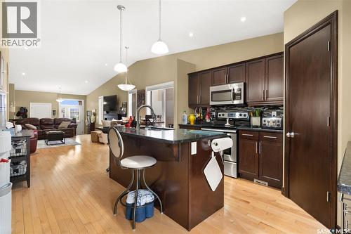 4505 Hames Crescent, Regina, SK - Indoor Photo Showing Kitchen With Upgraded Kitchen