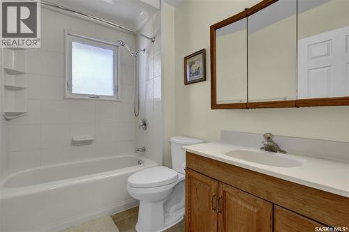 1 Culliton Crescent, Regina, SK - Indoor Photo Showing Bathroom