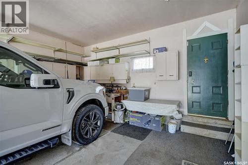 1 Culliton Crescent, Regina, SK - Indoor Photo Showing Garage