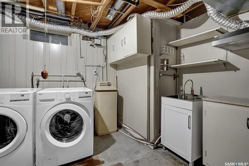 1 Culliton Crescent, Regina, SK - Indoor Photo Showing Laundry Room