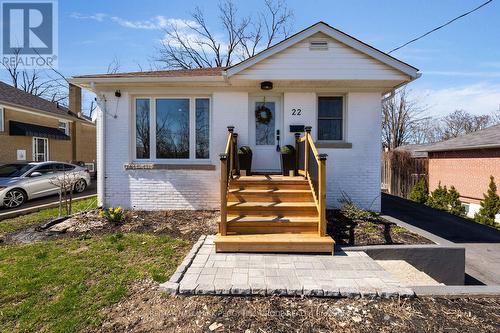 22 AGNES STREET  Barrie, ON L4M 2S2