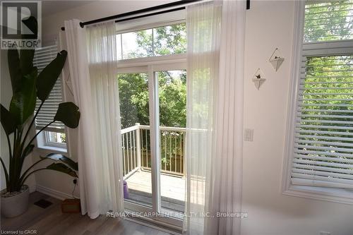 2458 Scholars Common, Burlington, ON - Indoor Photo Showing Other Room
