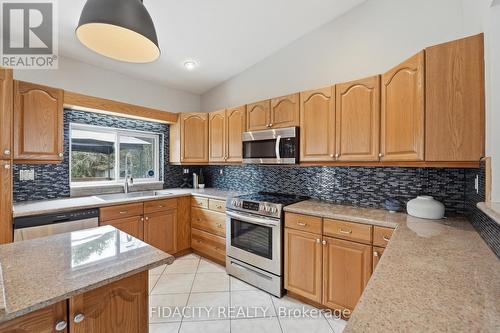 6560 Jack Pine Crescent, Ottawa, ON - Indoor Photo Showing Kitchen