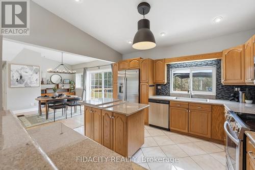6560 Jack Pine Crescent, Ottawa, ON - Indoor Photo Showing Kitchen With Stainless Steel Kitchen