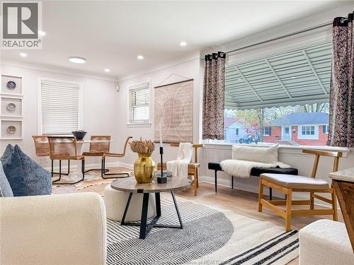 2628 Randolph, Windsor, ON - Indoor Photo Showing Living Room