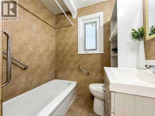 2628 Randolph, Windsor, ON - Indoor Photo Showing Bathroom