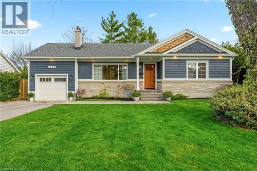 2223 DEYNCOURT Drive  Burlington, ON L7R 1W2