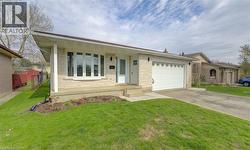 198 THE COUNTRY Way  Kitchener, ON N2E 2P4