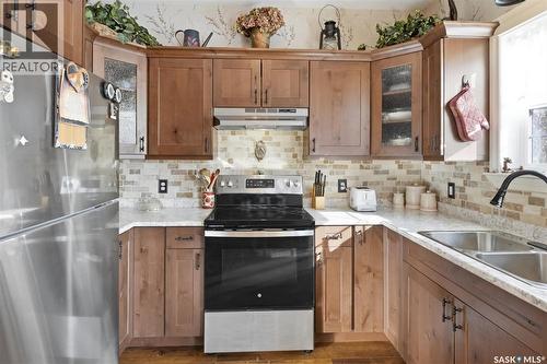 514 Railway Street E, Hepburn, SK - Indoor Photo Showing Kitchen With Double Sink