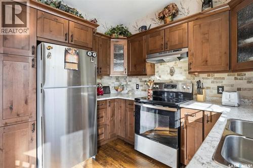 514 Railway Street E, Hepburn, SK - Indoor Photo Showing Kitchen With Double Sink