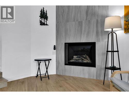115 Par Boulevard, Kaleden, BC - Indoor With Fireplace