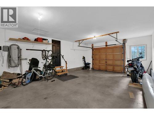115 Par Boulevard, Kaleden, BC - Indoor Photo Showing Garage