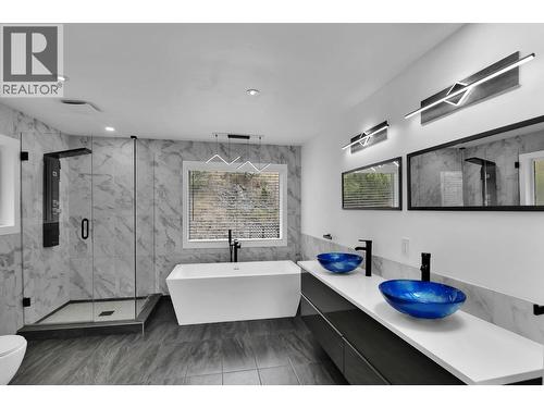 115 Par Boulevard, Kaleden, BC - Indoor Photo Showing Bathroom