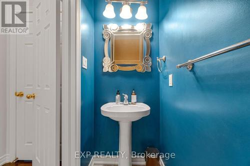 3095 Tacc Drive, Mississauga, ON - Indoor Photo Showing Bathroom