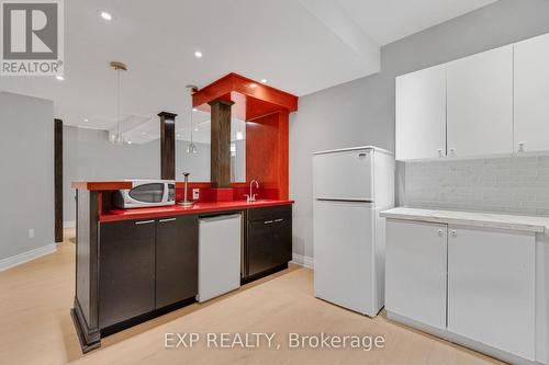 3095 Tacc Drive, Mississauga, ON - Indoor Photo Showing Kitchen