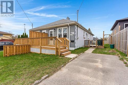 844 Stirling Avenue S, Kitchener, ON - Outdoor